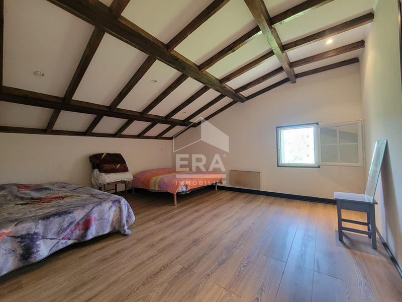 Maison - 250 m² - 10 pièces