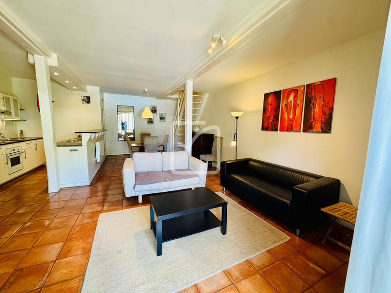 Propriété - 537 m² - 18 pièces