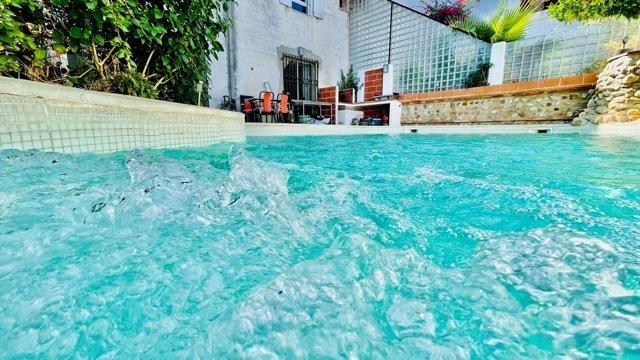 Maison - 280 m² - 6 pièces