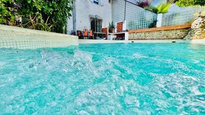 Maison - 280 m² - 6 pièces