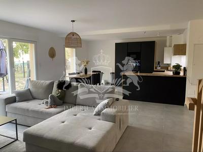 Maison - 120 m² - 6 pièces