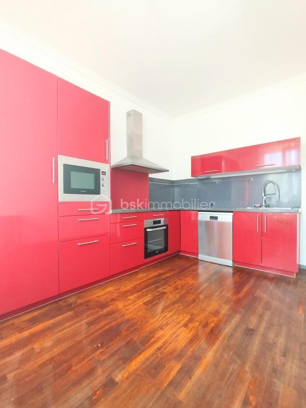 Pavillon - 180 m² - 9 pièces