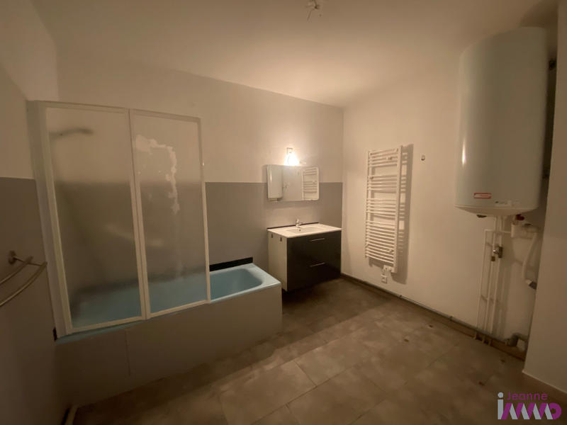 Appartement - 75 m² - 2 pièces