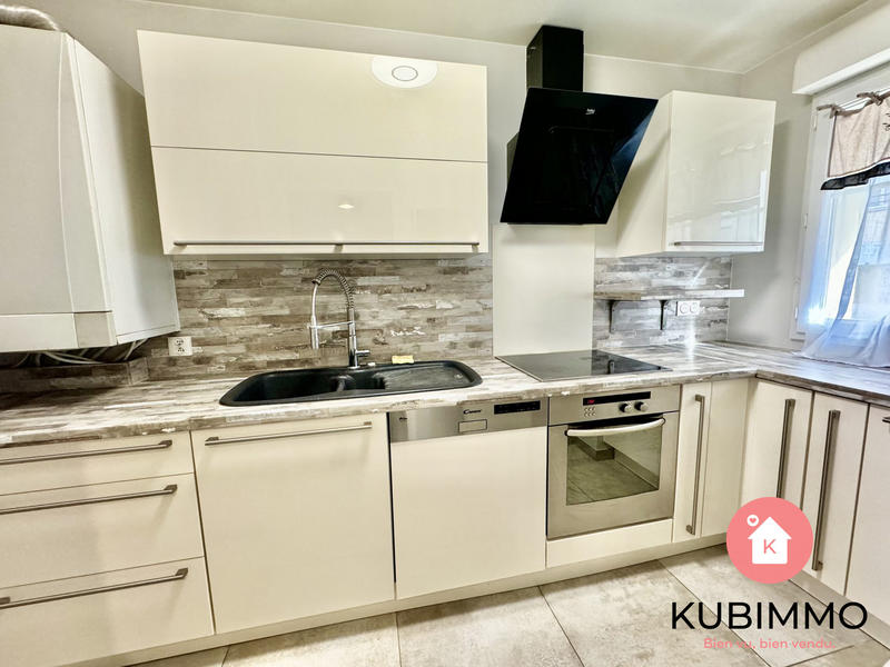 Maison - 95 m² - 5 pièces