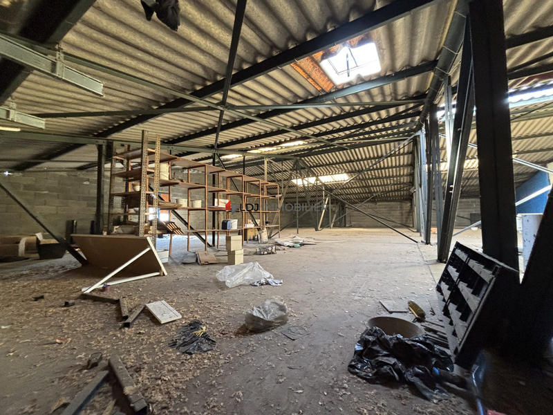 Local commercial - 1 410 m²