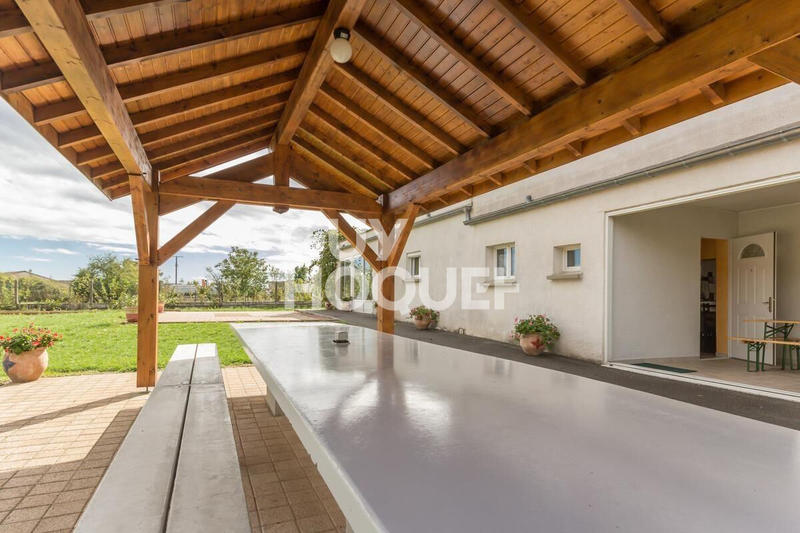 Maison - 220 m² - 8 pièces