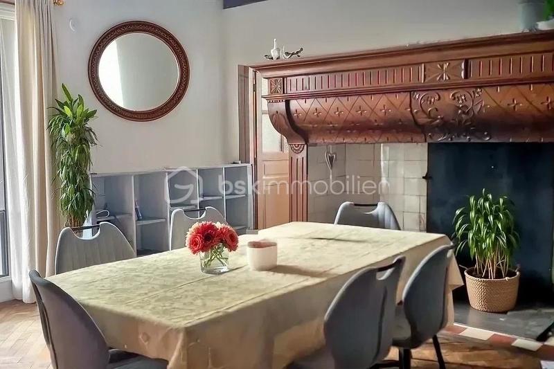 Maison traditionnelle - 212 m² - 6 pièces