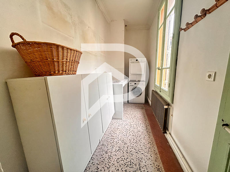 Maison - 290 m² - 12 pièces