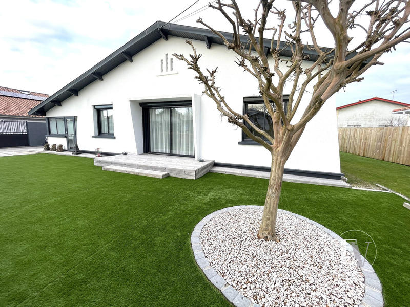 Maison traditionnelle - 98 m² - 4 pièces