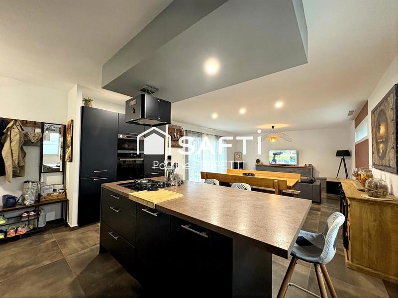 Maison - 108 m² - 4 pièces