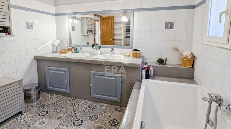 Maison - 125 m² - 5 pièces