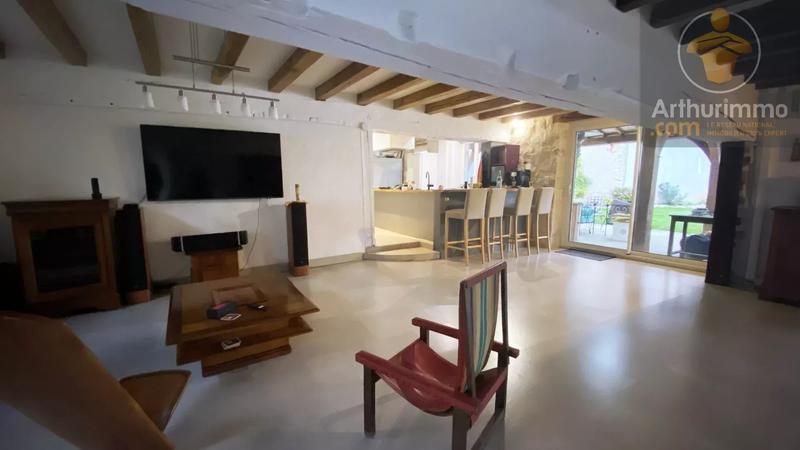 Maison - 250 m² - 8 pièces