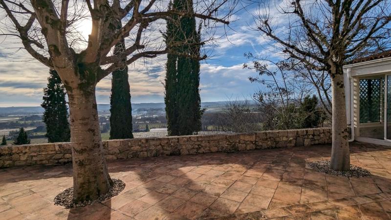 Demeure - 390 m² - 6 pièces