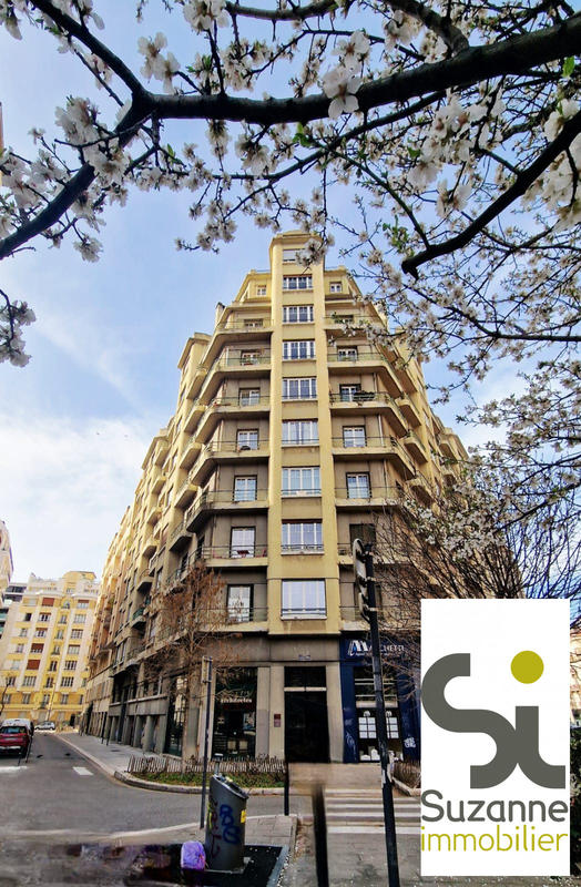 Appartement - 99 m² - 4 pièces