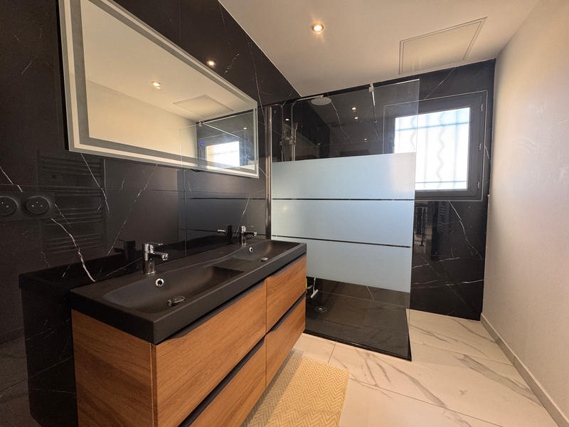 Maison - 190 m² - 6 pièces