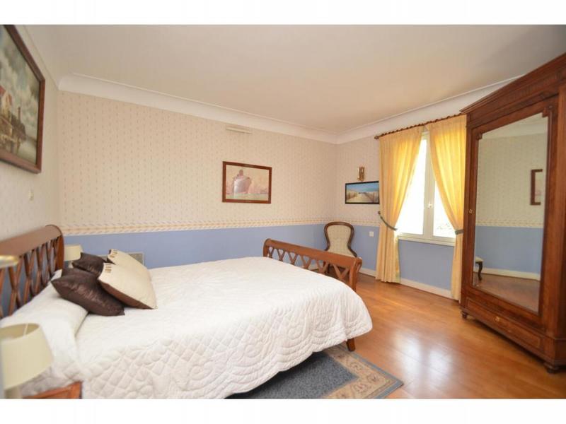 Demeure - 170 m² - 7 pièces