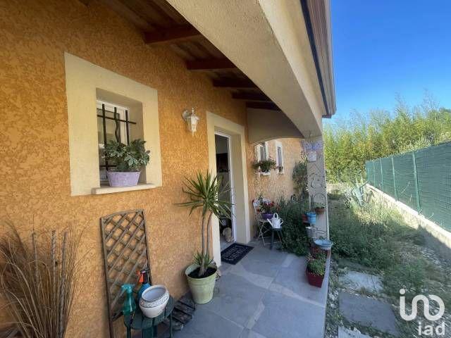 Maison - 200 m² - 8 pièces