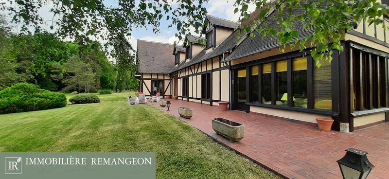 Demeure - 399 m² - 8 pièces