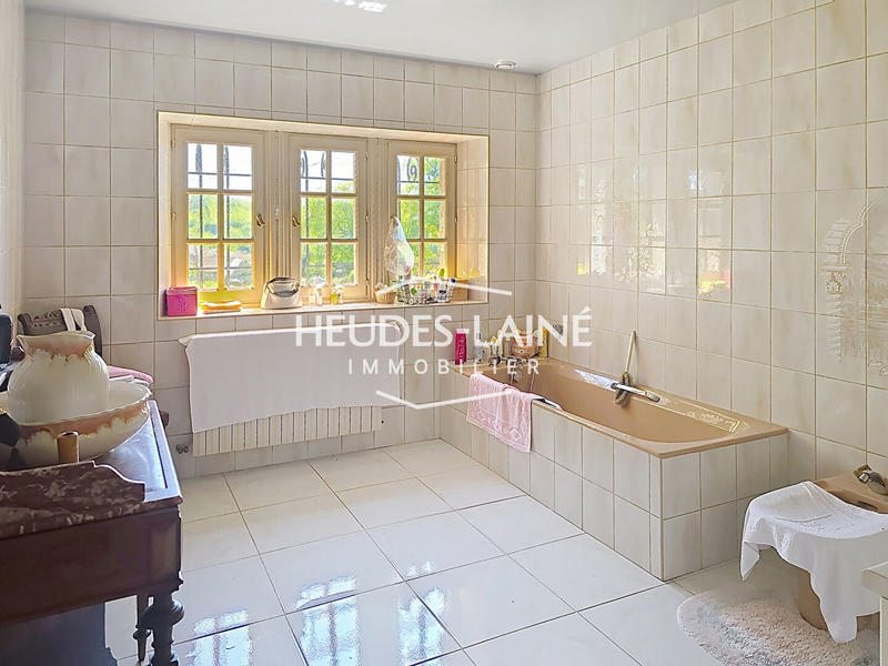 Maison - 310 m² - 11 pièces