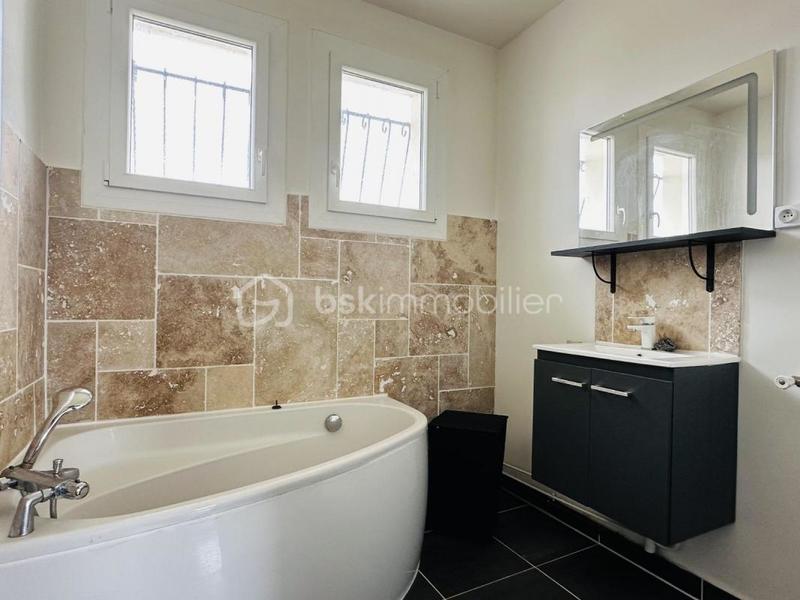 Maison - 254 m² - 10 pièces