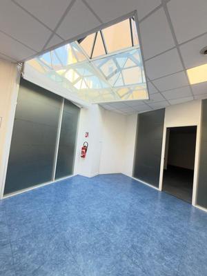 Local commercial - 559 m²