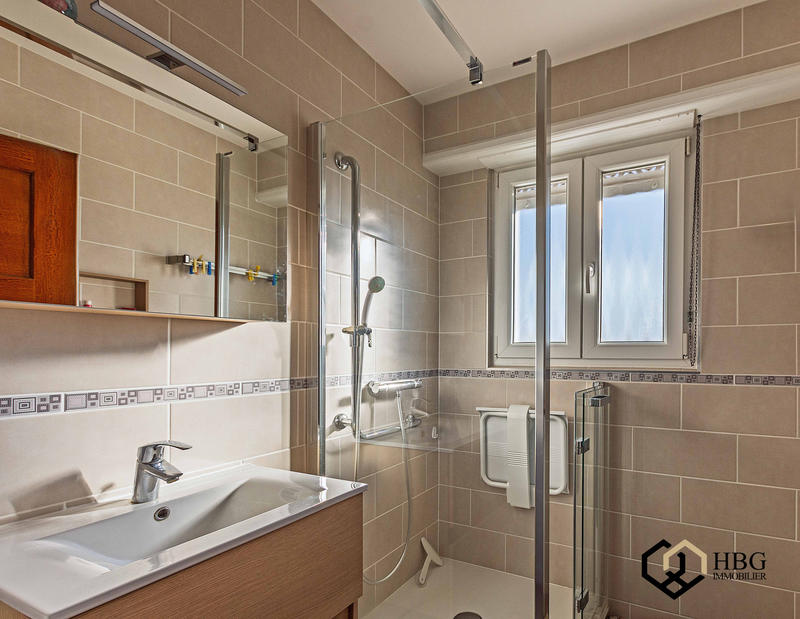 Maison - 106 m² - 5 pièces