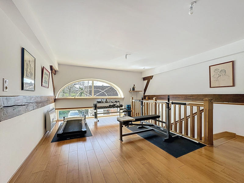 Maison - 210 m² - 7 pièces