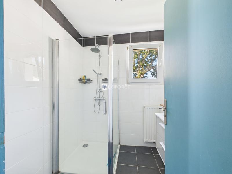 Maison traditionnelle - 105 m² - 6 pièces