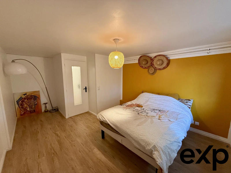 Maison - 265 m² - 12 pièces