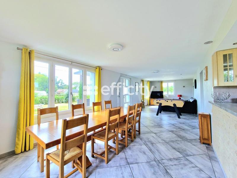 Maison - 137 m² - 6 pièces