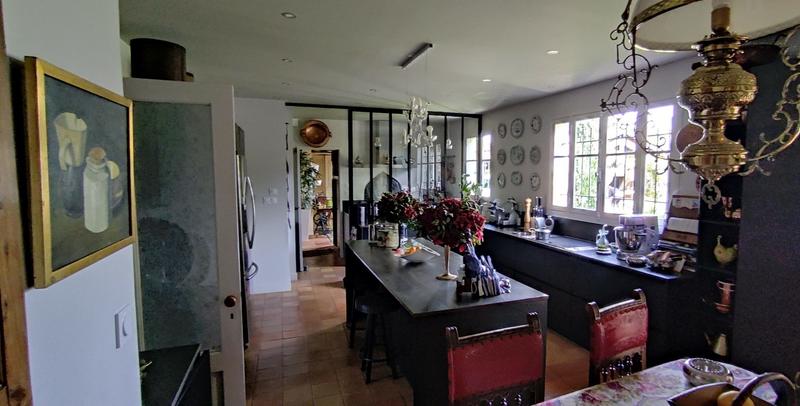 Maison - 300 m² - 9 pièces