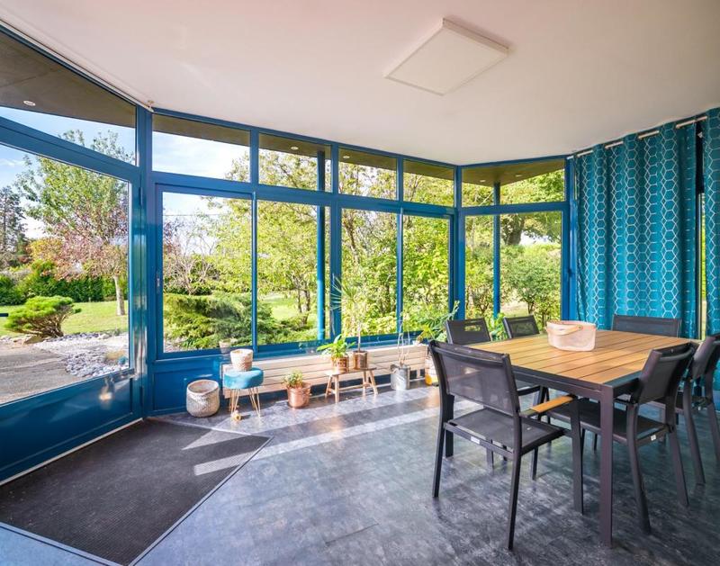 Maison traditionnelle - 261 m² - 6 pièces