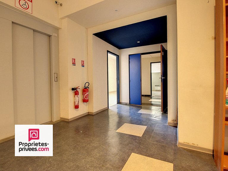 Maison - 300 m² - 9 pièces