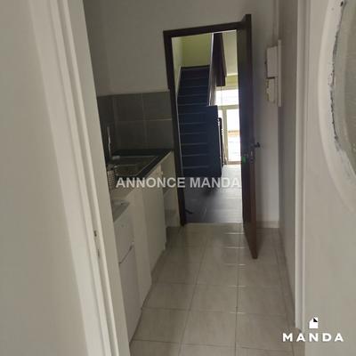 Studio - 30 m² - 1 pièce