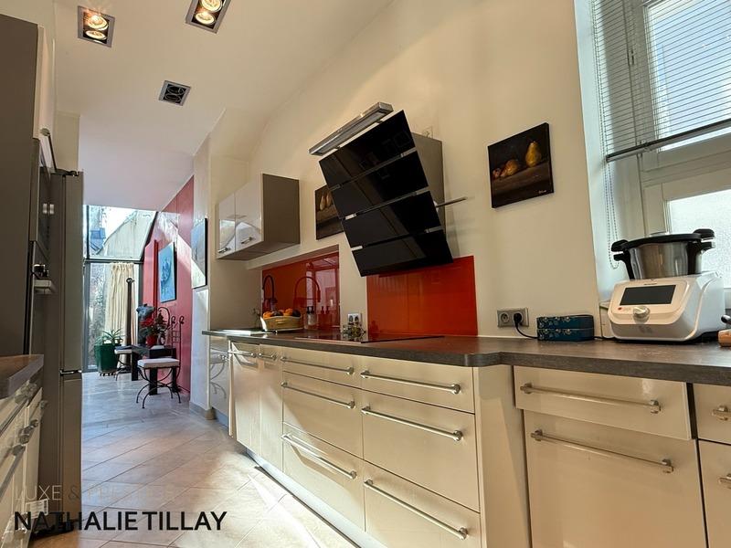 Maison bourgeoise - 260 m² - 9 pièces