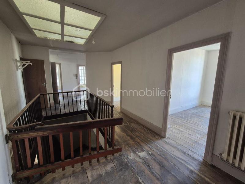 Maison ancienne - 330 m² - 15 pièces