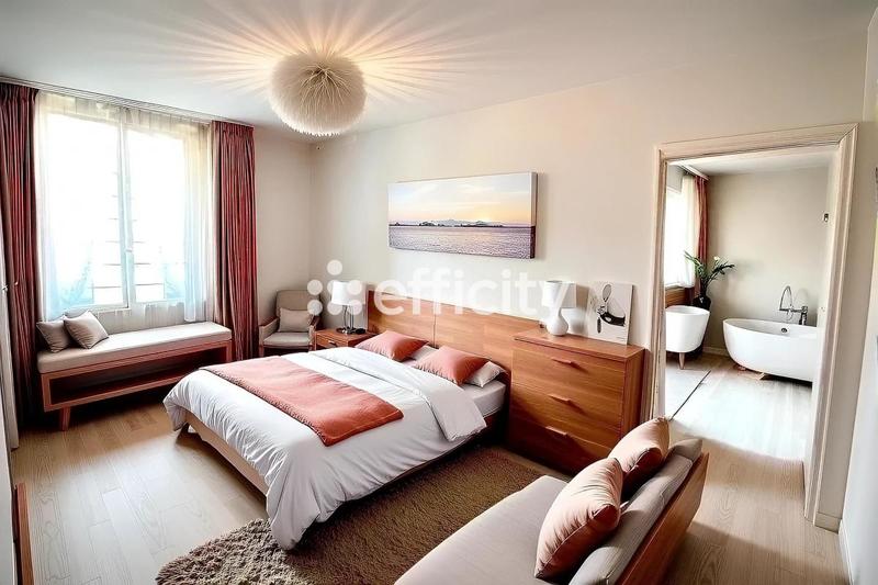 Maison - 320 m² - 9 pièces