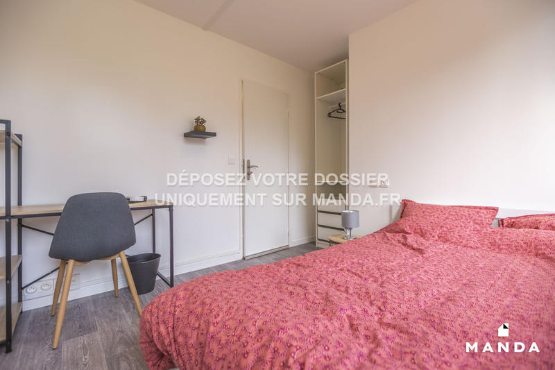 Chambre - 9 m² - 6 pièces