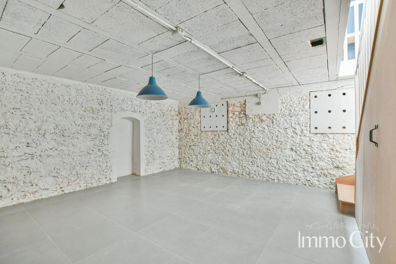 Local commercial - 75 m² - 2 pièces