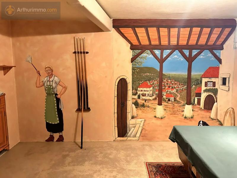 Maison - 240 m² - 6 pièces