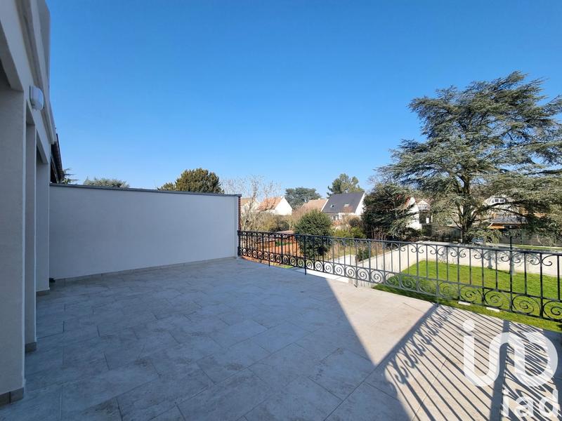 Maison - 216 m² - 7 pièces