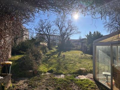 Maison - 450 m² - 7 pièces