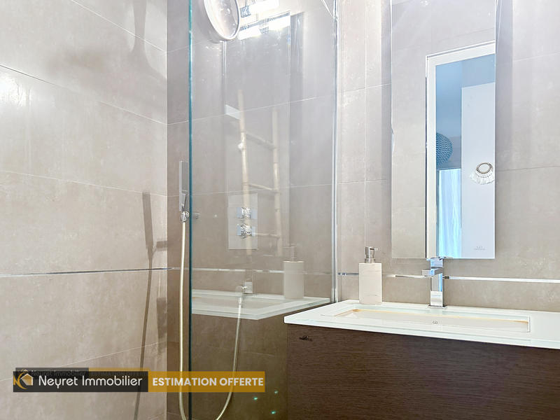 Appartement - 84 m² - 4 pièces