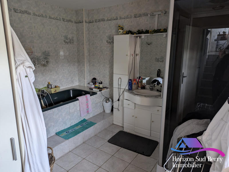 Maison - 234 m² - 8 pièces