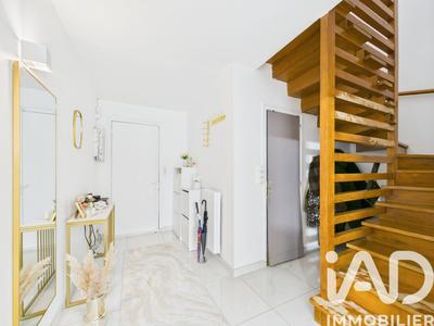 Maison - 101 m² - 5 pièces