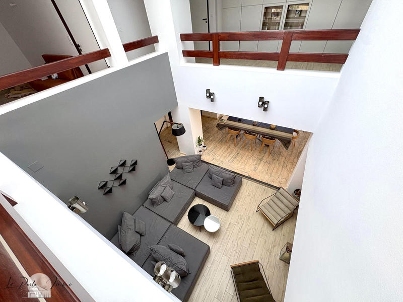 Villa - 300 m² - 7 pièces