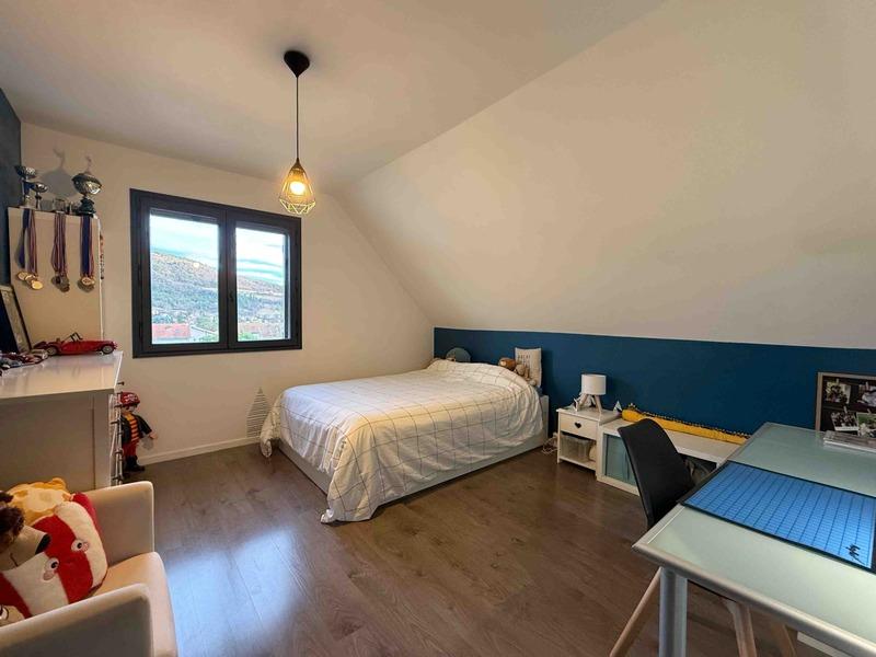 Appartement - 122 m² - 4 pièces