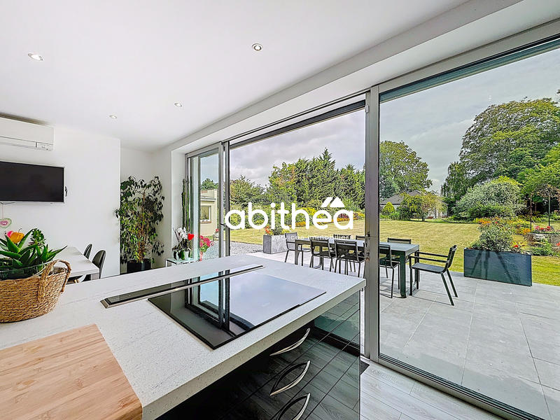 Propriété - 331 m² - 10 pièces