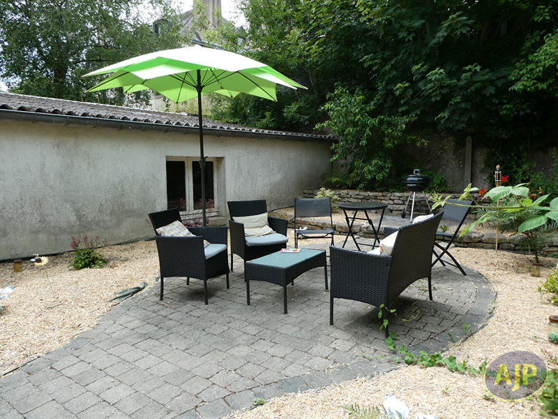 Maison - 220 m² - 12 pièces