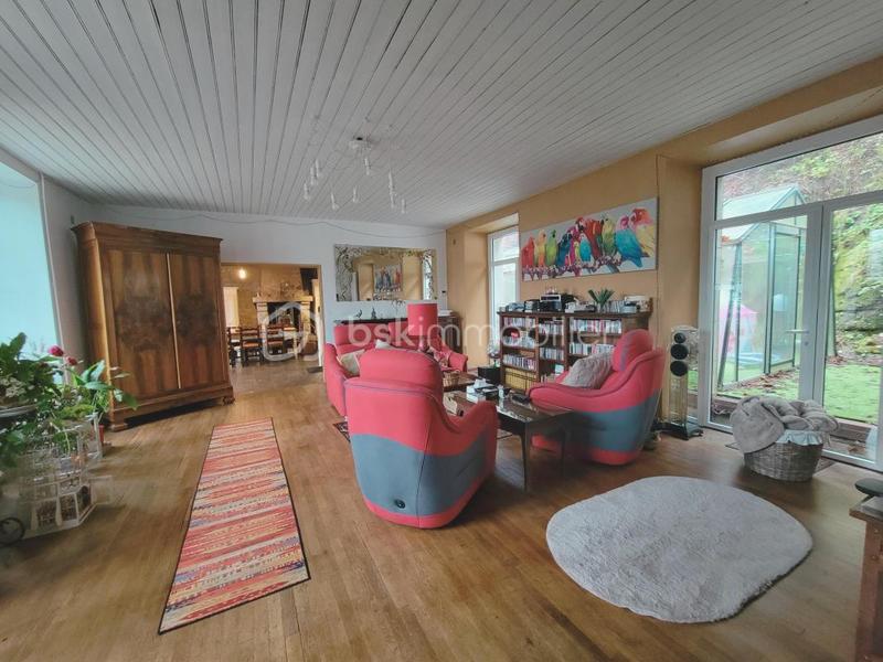 Maison en pierre - 239 m² - 10 pièces